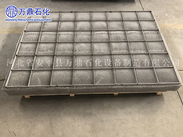 加拿大某公司采購我司玻璃纖維絲與不銹銅絲混編方形除沫器，規(guī)格多種，格柵均為圓鋼制作，數(shù)量500套